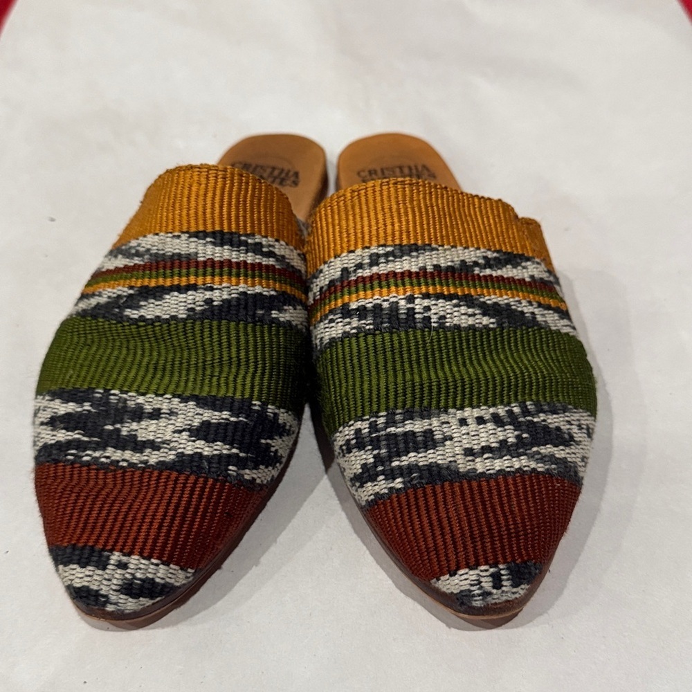 Trendy Multicolor handmade Woven Flats - Picture 2 of 5